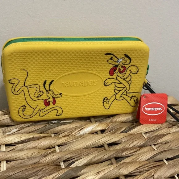🆕 Havaianas Yellow Disney Characters Wristlet! 100% silicone! 💥 - Picture 2 of 12